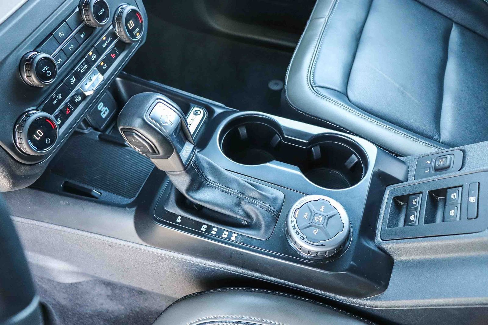 Certified 2025 Ford Bronco Outer Banks AWD/4WD image 19