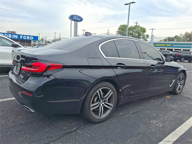 Used 2021 BMW 530i xDrive w/ Premium Package image 4