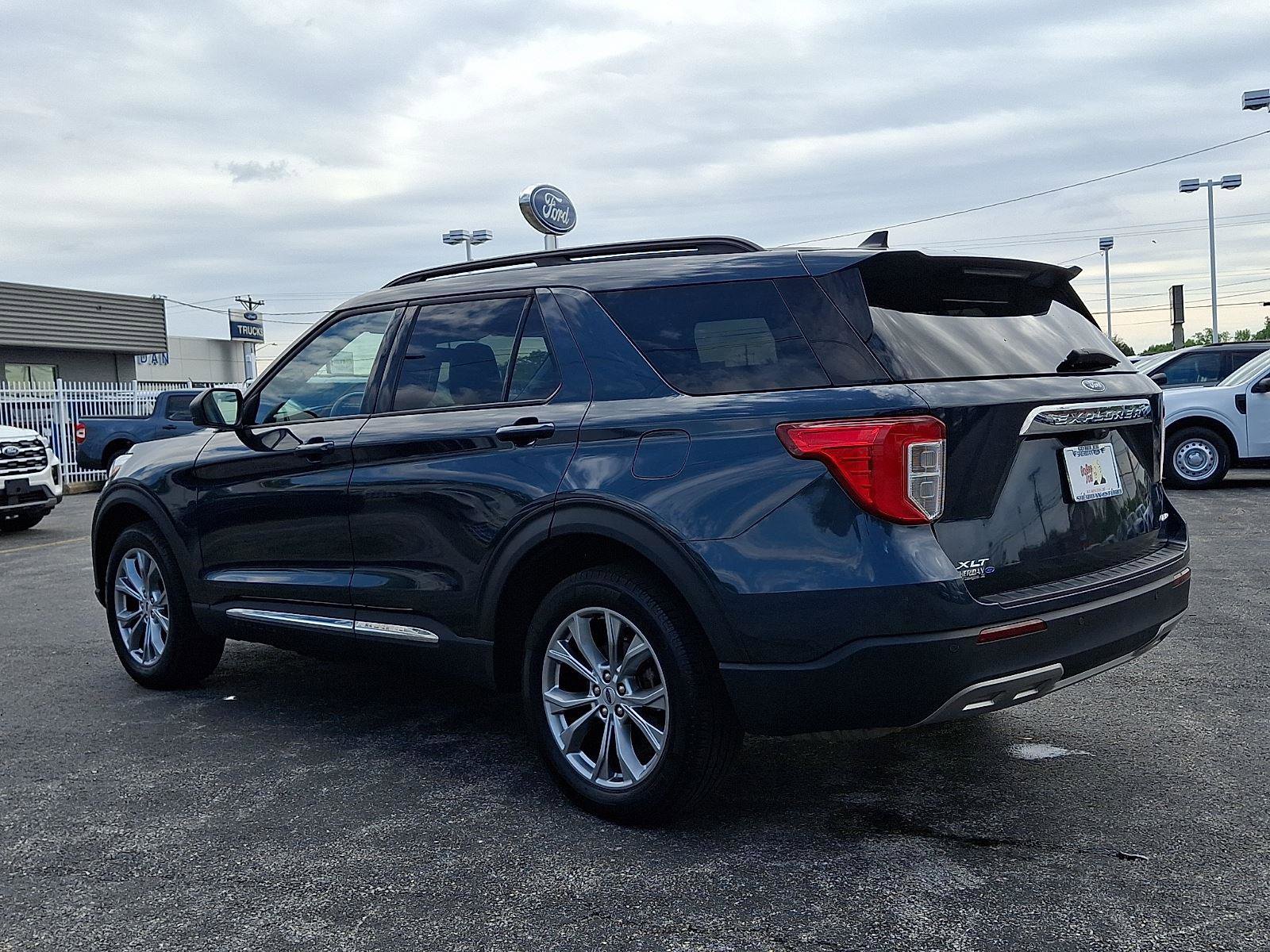 Certified 2023 Ford Explorer XLT w/ Equipment Group 202A AWD/4WD image 4