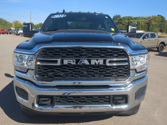Used 2024 RAM 2500 Tradesman w/ Chrome Appearance Group AWD/4WD image 8