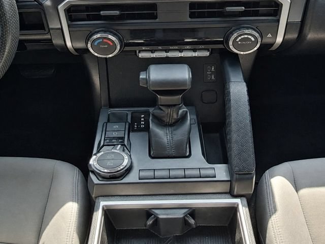 Used 2024 Toyota Tacoma SR5 AWD/4WD image 17