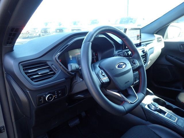 Certified 2025 Ford Escape ST-Line Select AWD/4WD image 14