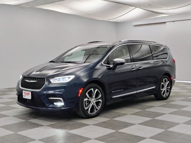 Used 2024 Chrysler Pacifica Pinnacle FWD image 7
