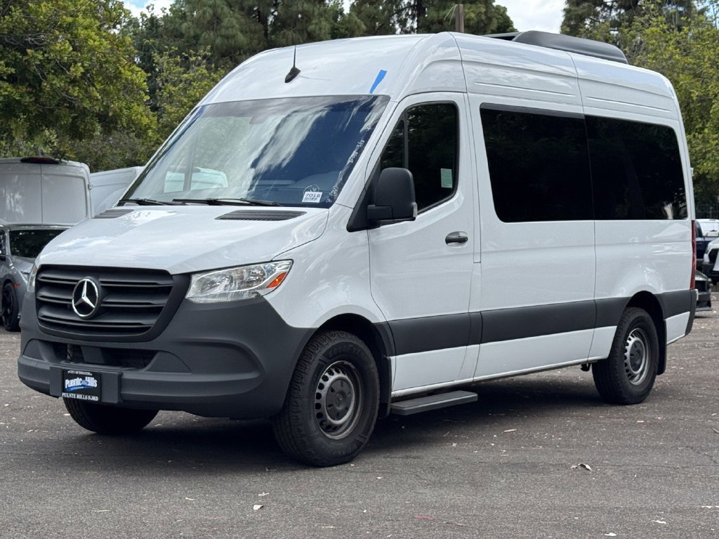 Used 2024 Mercedes-Benz Sprinter 2500 image 2