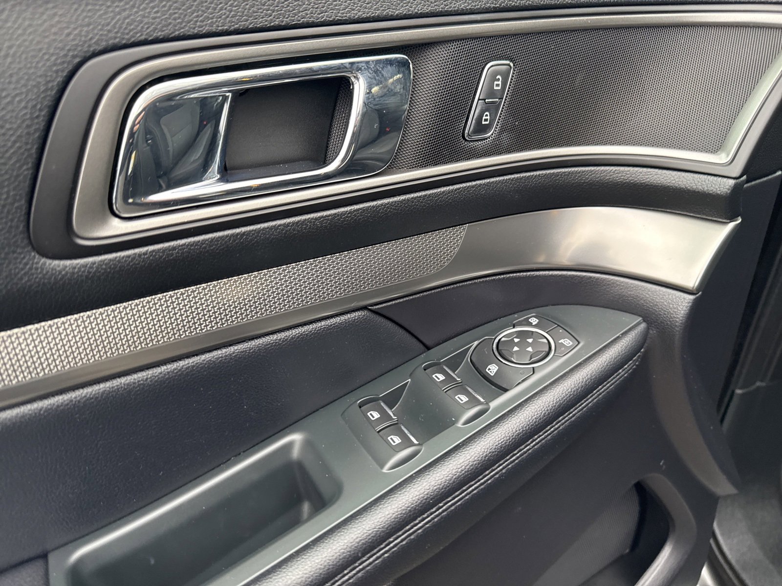 Certified 2019 Ford Explorer XLT image 25