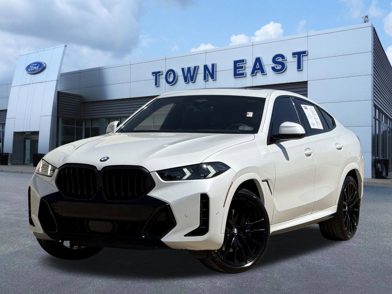 Used 2024 BMW X6 xDrive40i w/ Premium Package image 1