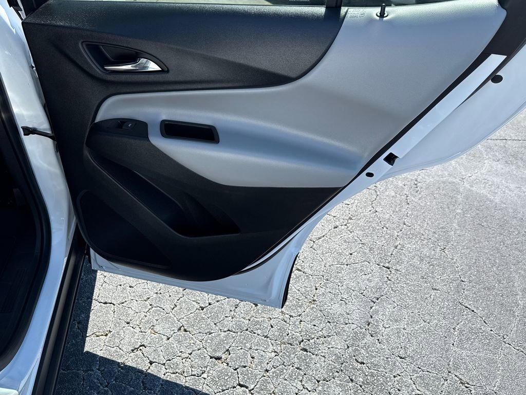 Used 2023 Chevrolet Equinox LS w/ LS Convenience Package image 16