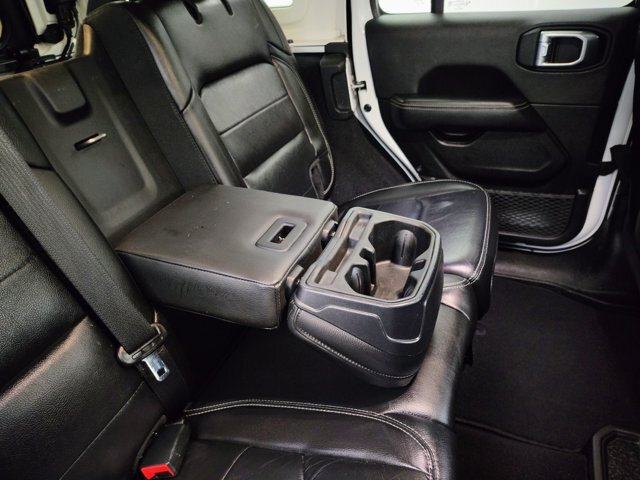 Used 2021 Jeep Wrangler Unlimited Sahara w/ Uconnect 4C Nav & Sound Group AWD/4WD image 29