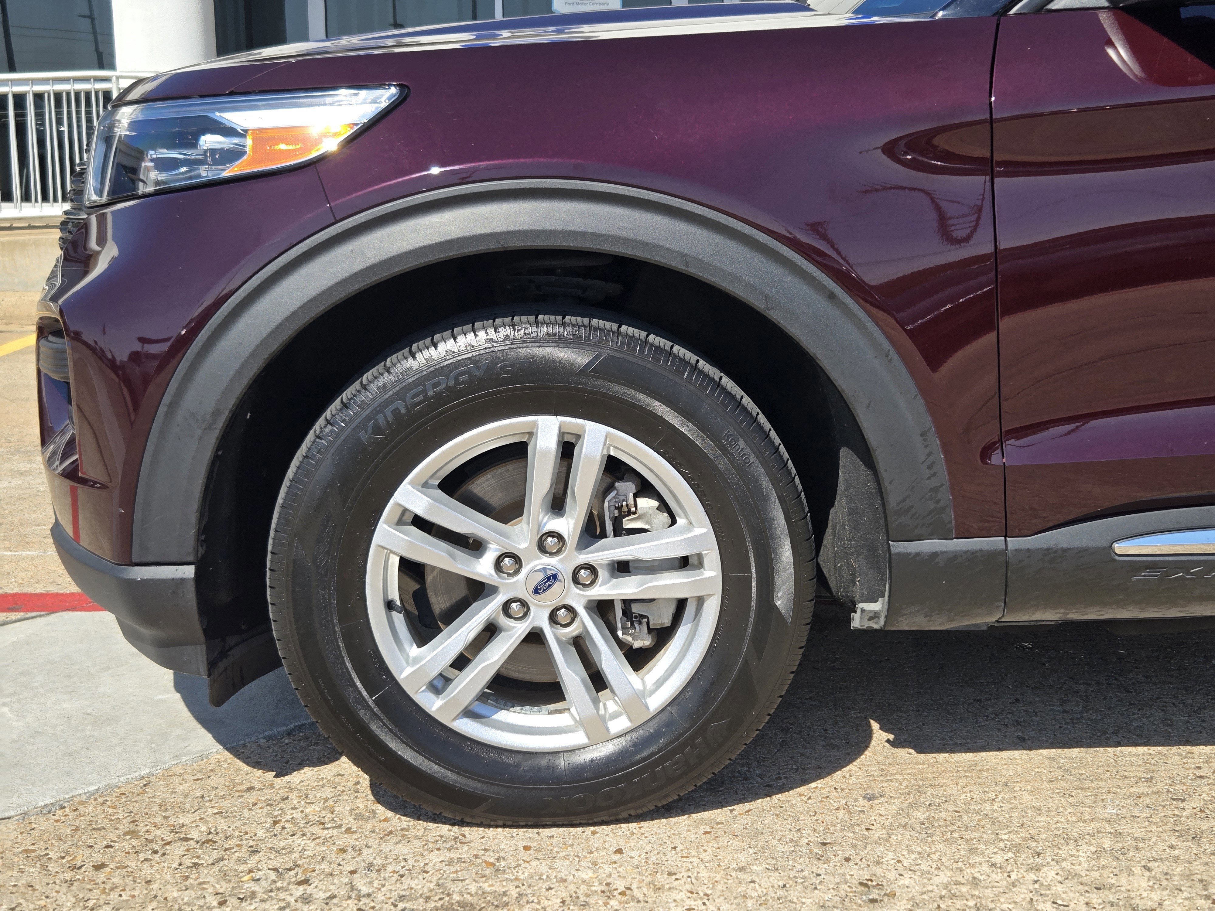 Certified 2023 Ford Explorer XLT image 5