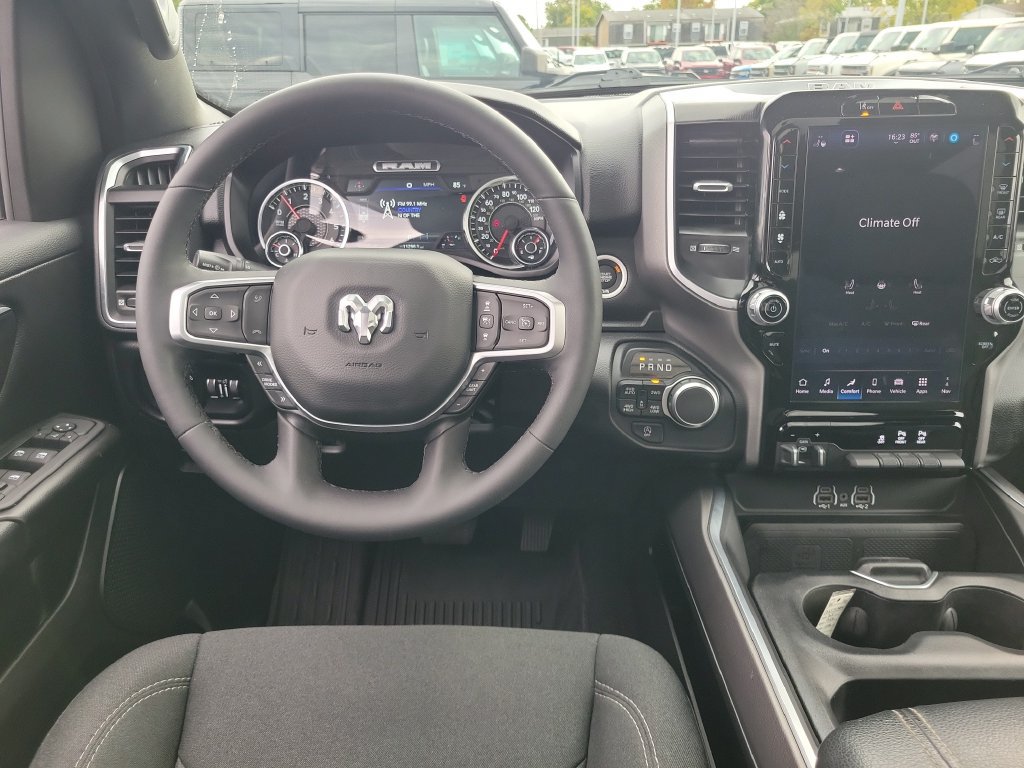 Used 2025 RAM 1500 Big Horn AWD/4WD image 14