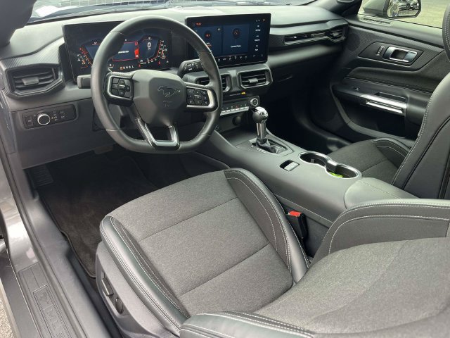 Certified 2025 Ford Mustang Coupe RWD image 15