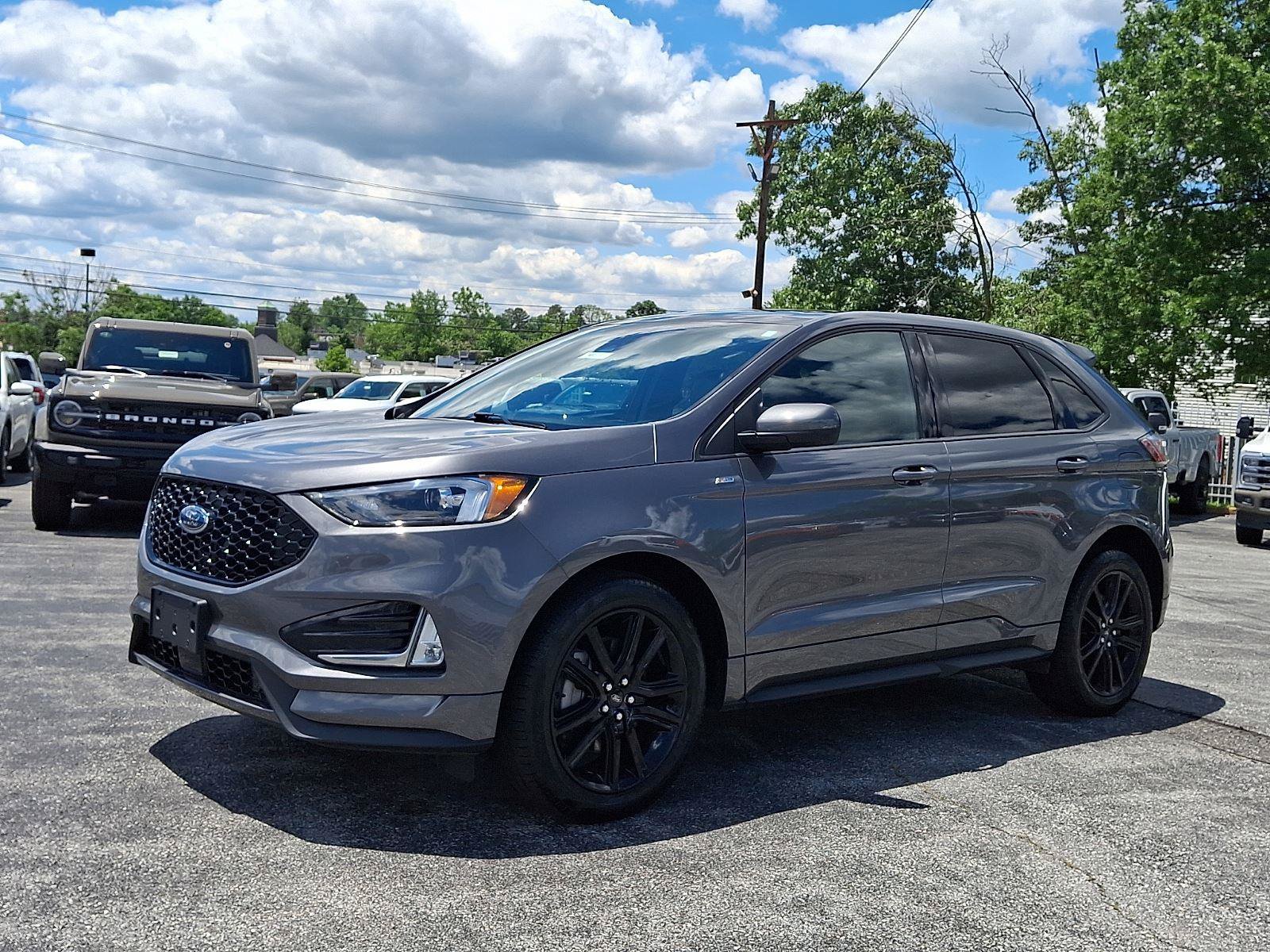 Certified 2024 Ford Edge ST-Line AWD/4WD image 3