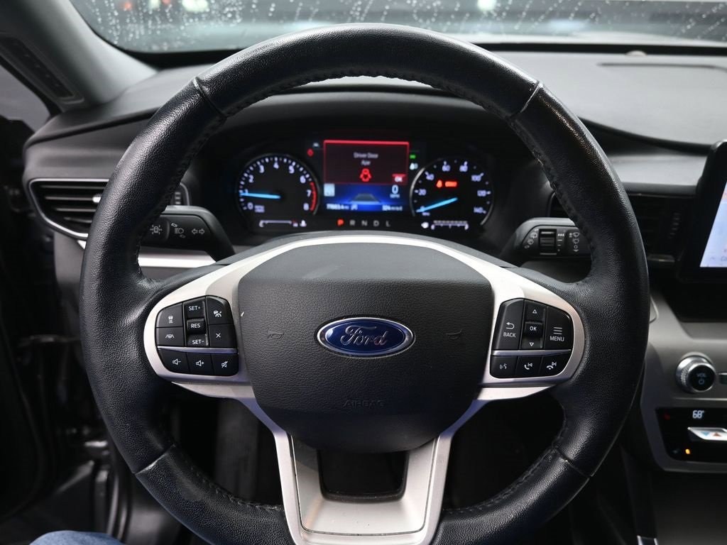 Certified 2021 Ford Explorer XLT w/ Equipment Group 202A image 30