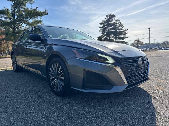 Used 2025 Nissan Altima 2.5 SV FWD image 10