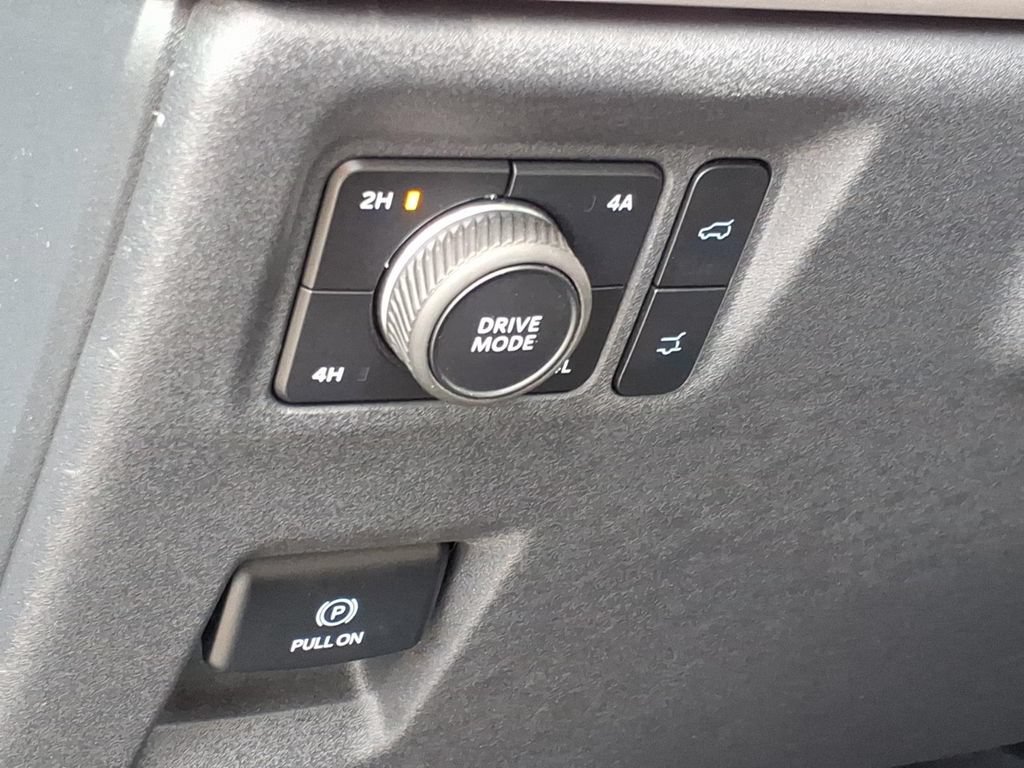 Certified 2025 Ford Expedition Active AWD/4WD image 18