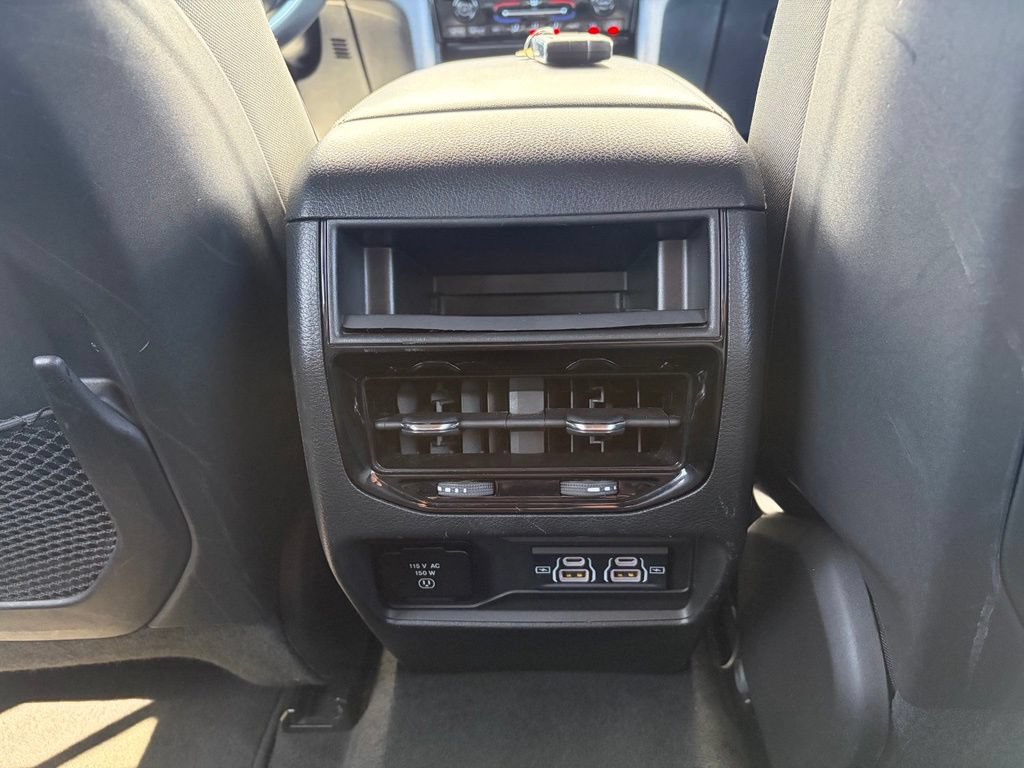 Used 2024 Jeep Grand Cherokee Altitude AWD/4WD image 31