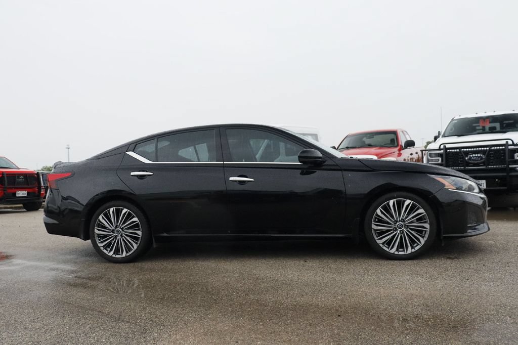 Used 2023 Nissan Altima 2.5 SL FWD image 29