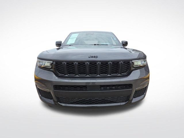 Used 2025 Jeep Grand Cherokee L Limited w/ Black Appearance Package RWD image 2