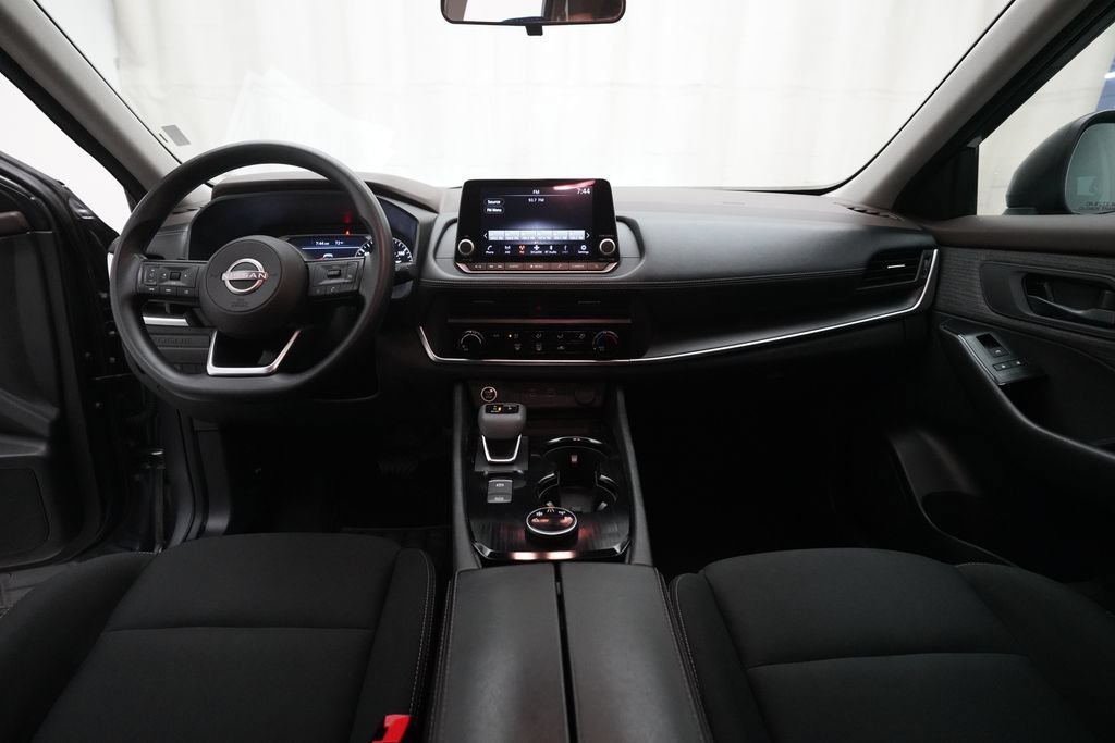Used 2023 Nissan Rogue S AWD/4WD image 5