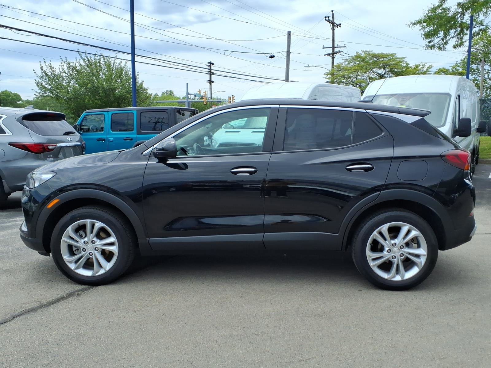 Used 2023 Buick Encore GX Preferred w/ Cold Weather Comfort Package AWD/4WD image 6