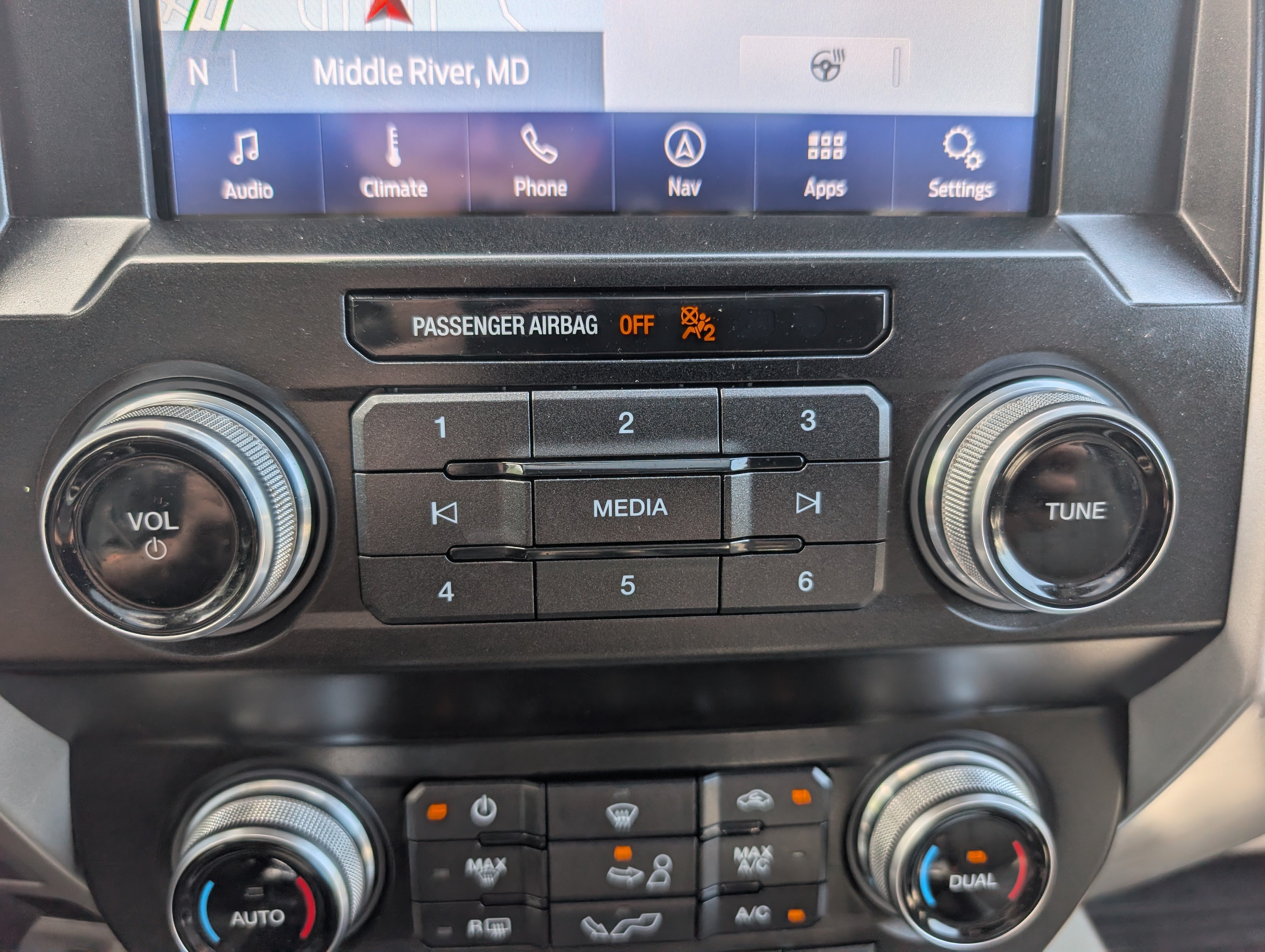 Certified 2019 Ford F150 Lariat w/ Equipment Group 502A Luxury AWD/4WD image 30