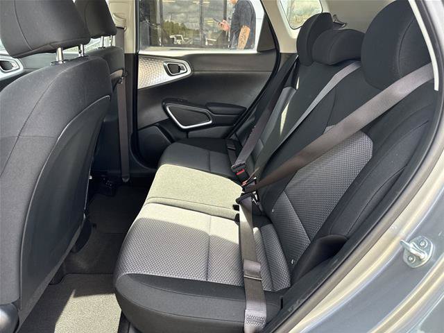 Used 2024 Kia Soul LX w/ Option Group 015 FWD image 5