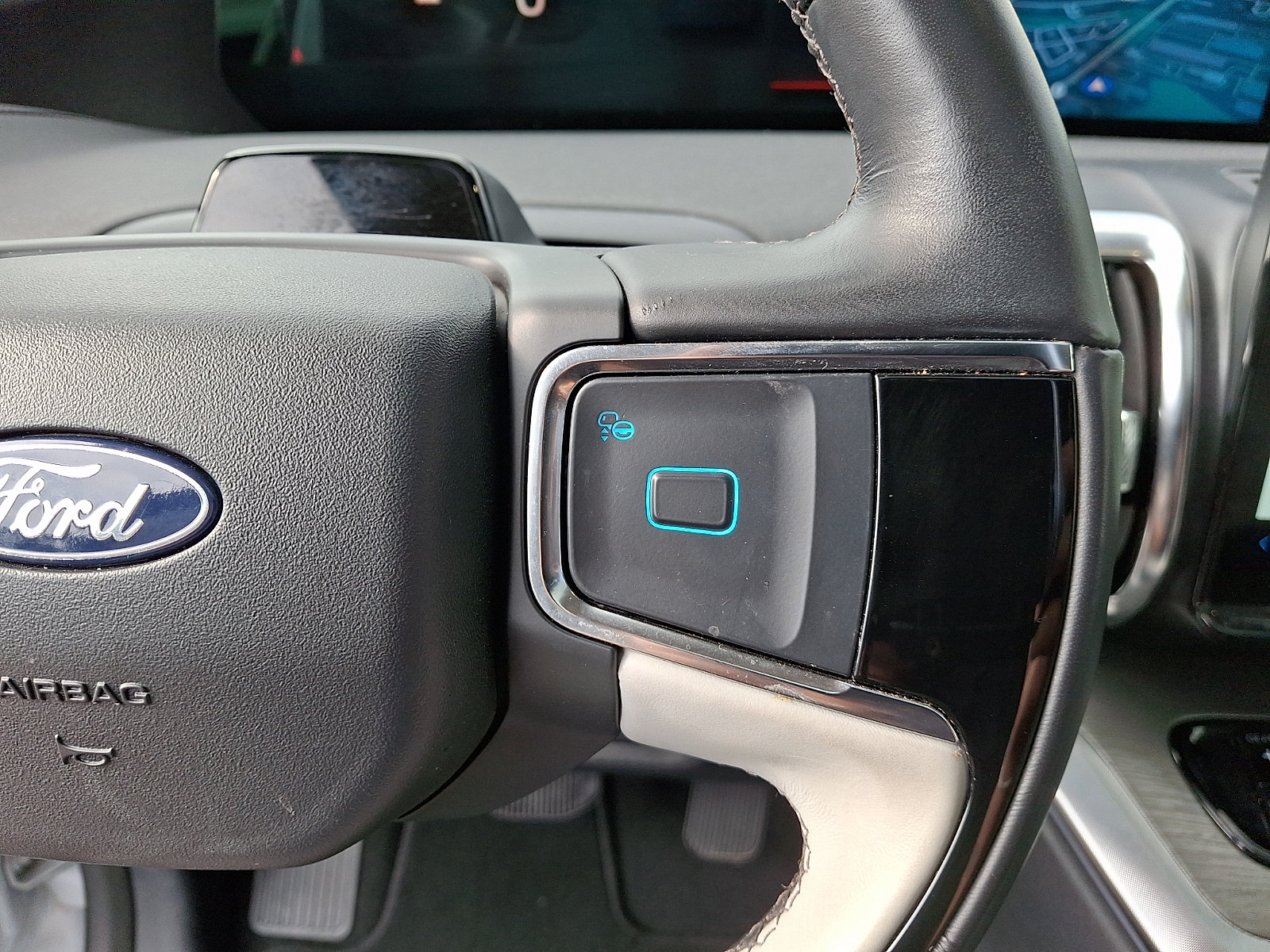 Certified 2025 Ford Expedition Platinum AWD/4WD image 24