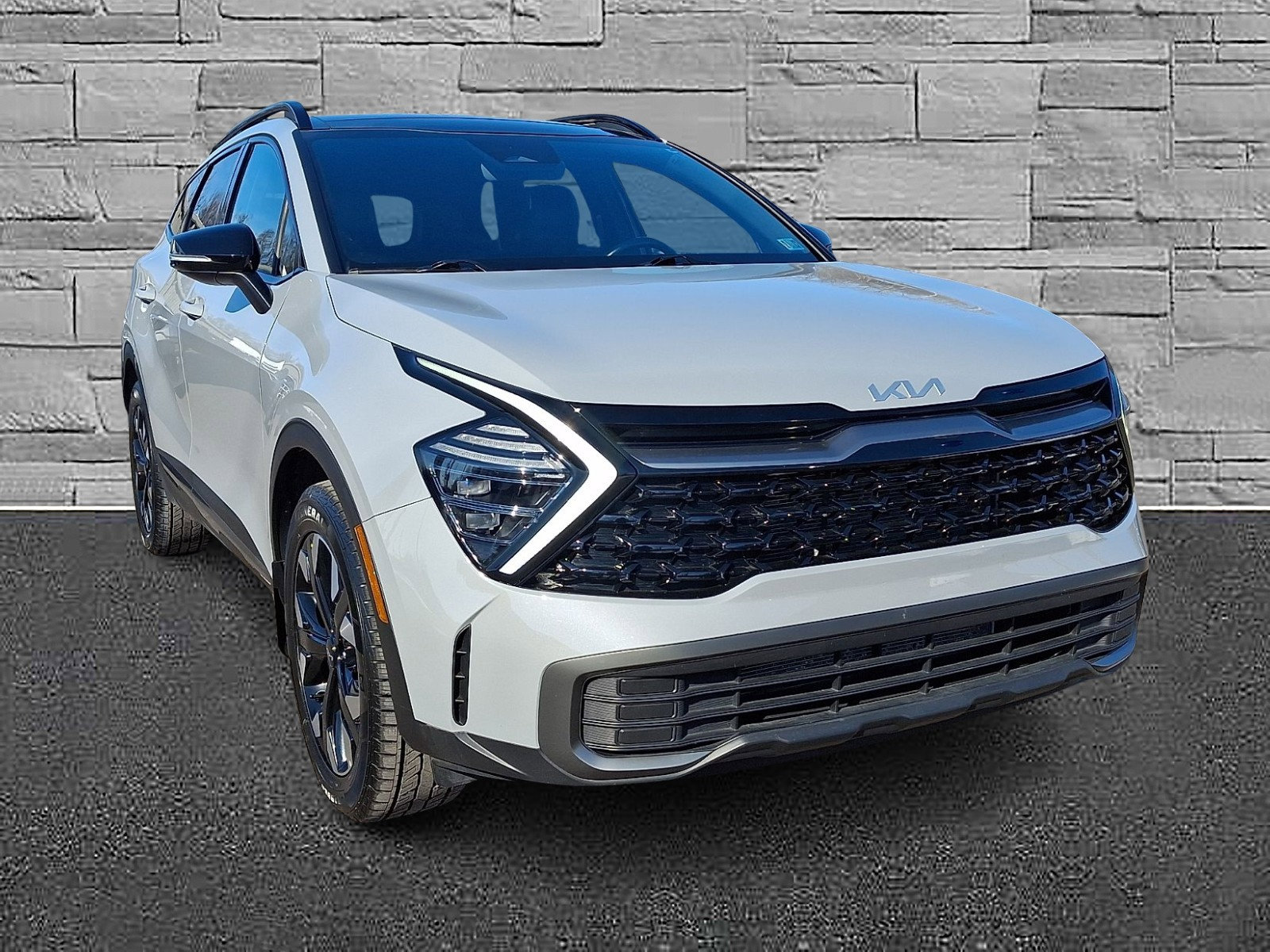 Used 2024 Kia Sportage X-Line w/ X-Line Premium Package image 2