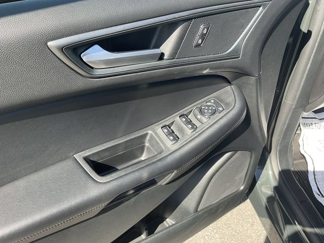 Certified 2024 Ford Edge SE w/ Black Appearance Package AWD/4WD image 14