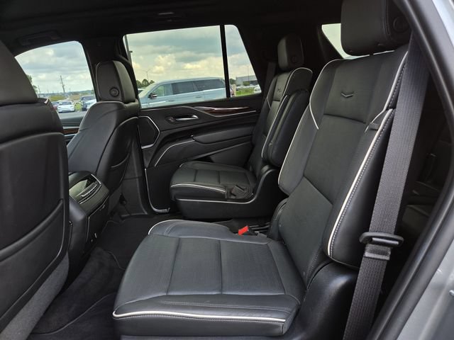 Used 2023 Cadillac Escalade Premium Luxury AWD/4WD image 22