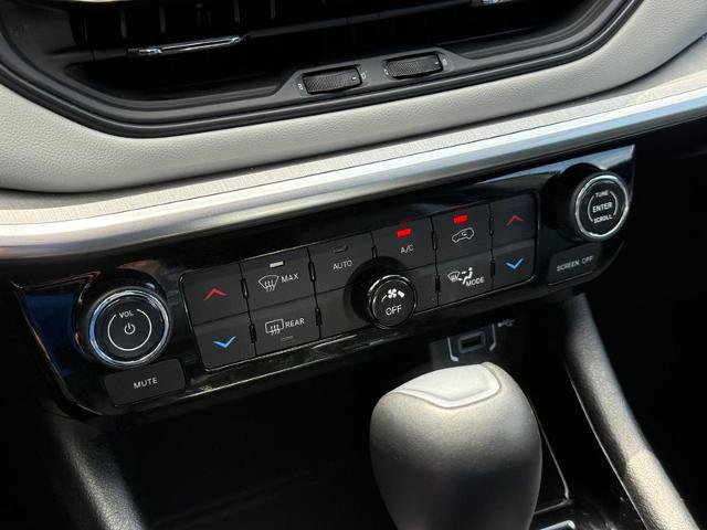 Used 2025 Jeep Compass Limited AWD/4WD image 18
