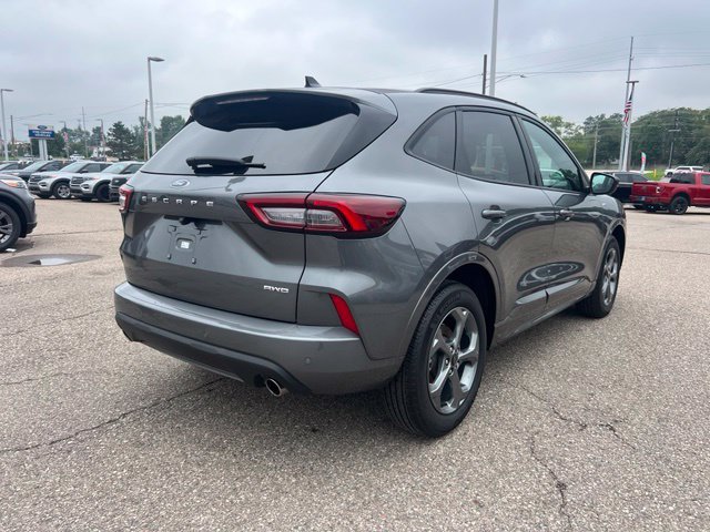 Certified 2024 Ford Escape ST-Line w/ Tech Pack #1 AWD/4WD image 4