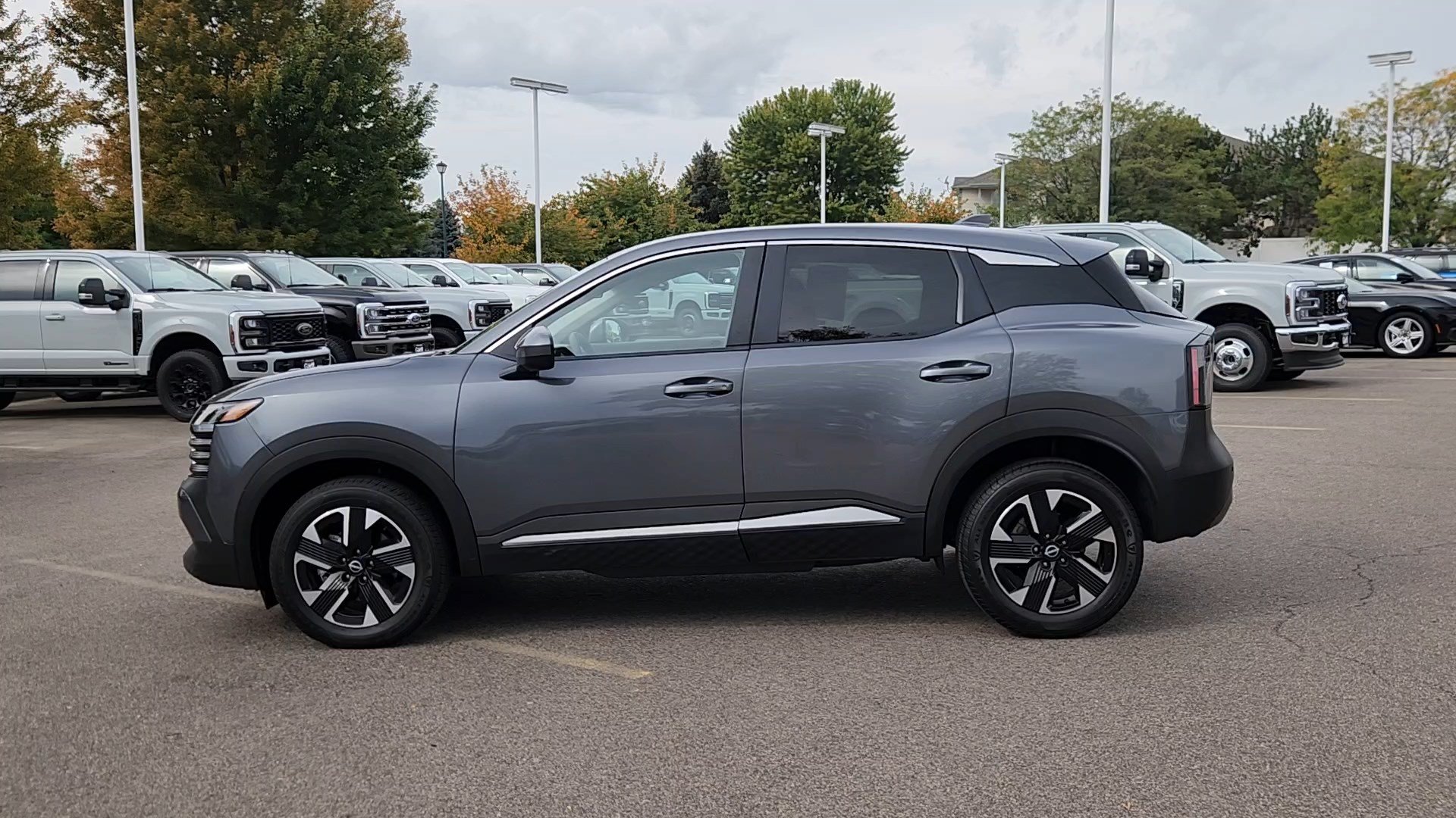 Used 2025 Nissan Kicks SV AWD/4WD image 24