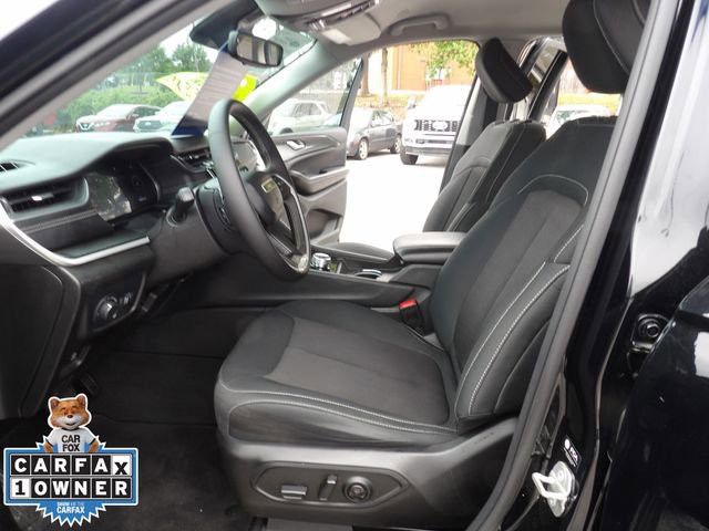 Used 2023 Jeep Grand Cherokee Laredo AWD/4WD image 25