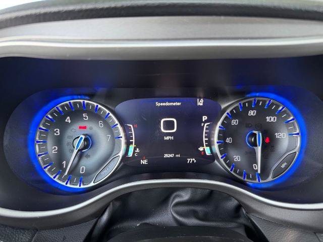 Used 2023 Chrysler Pacifica Touring-L AWD/4WD image 25