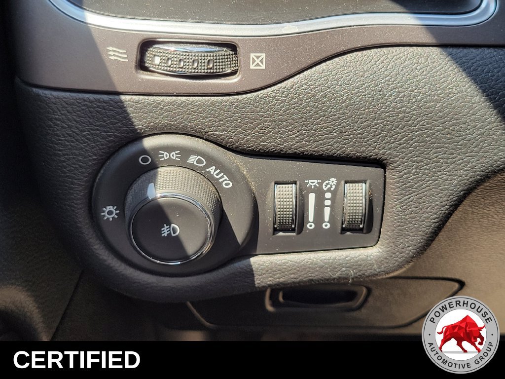 Used 2020 Jeep Cherokee Latitude Plus w/ Cold Weather Group AWD/4WD image 27