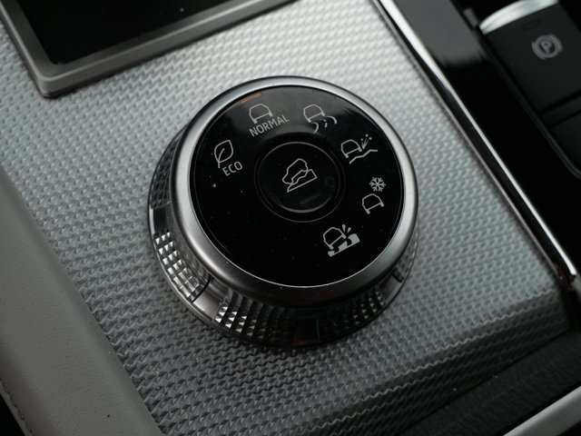 Used 2024 Mitsubishi Outlander SEL AWD/4WD image 27