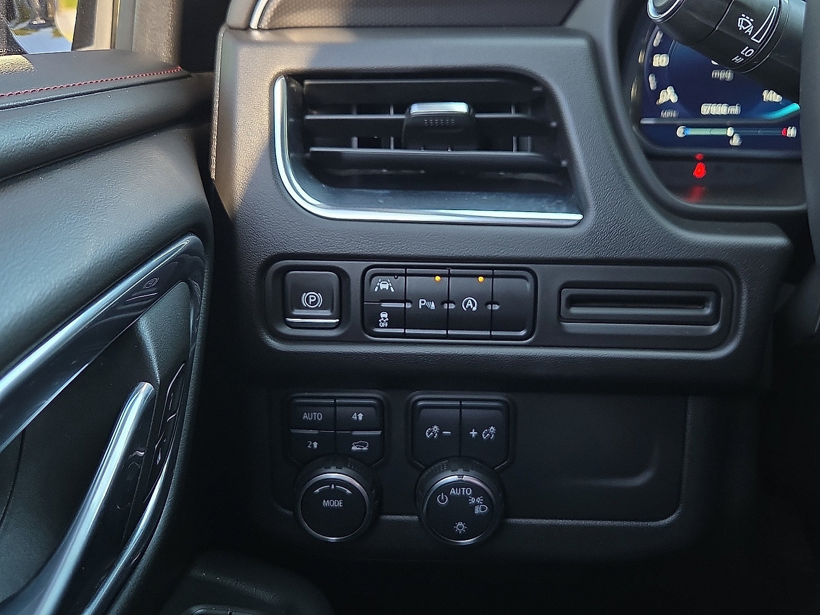 Used 2023 Chevrolet Tahoe RST AWD/4WD image 20