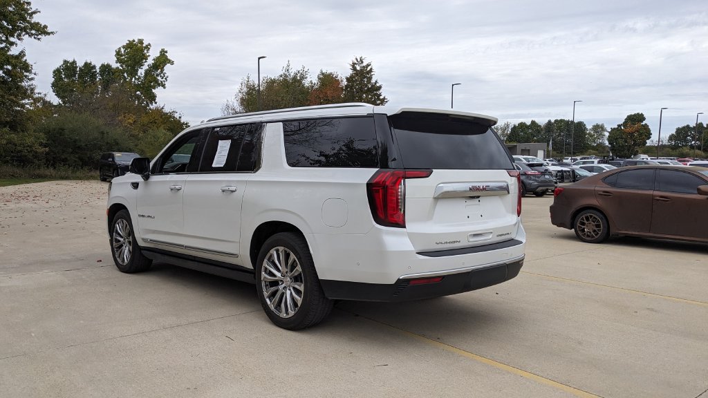 Used 2024 GMC Yukon XL Denali w/ Denali Reserve Package AWD/4WD image 5