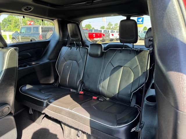 Used 2020 Chrysler Pacifica Limited w/ Advanced Safetytec Group FWD image 14