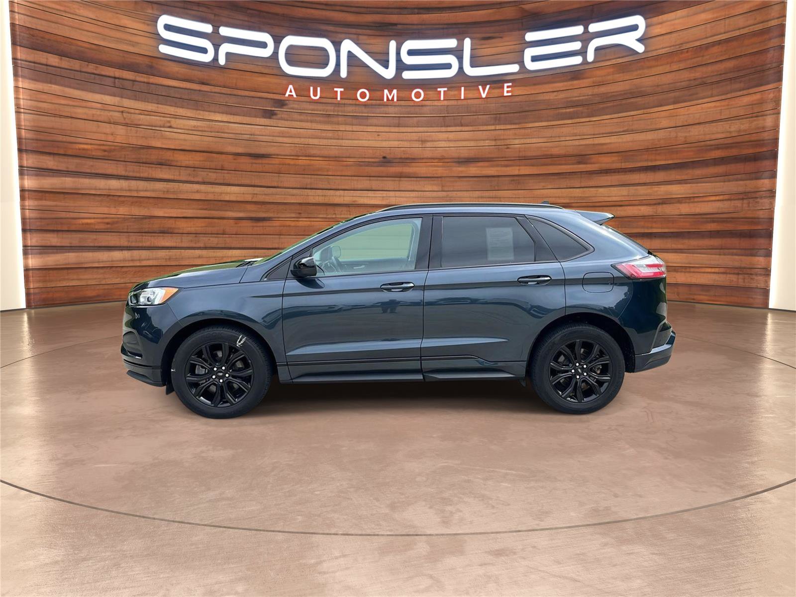 Certified 2024 Ford Edge SE w/ Black Appearance Package AWD/4WD image 3