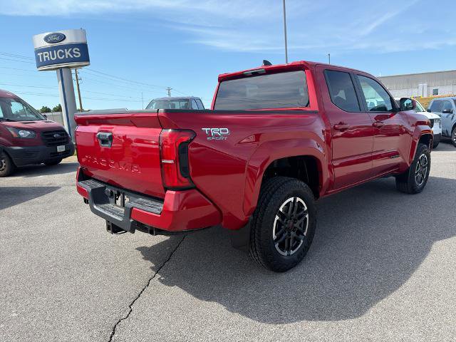 Used 2024 Toyota Tacoma TRD Sport AWD/4WD image 5