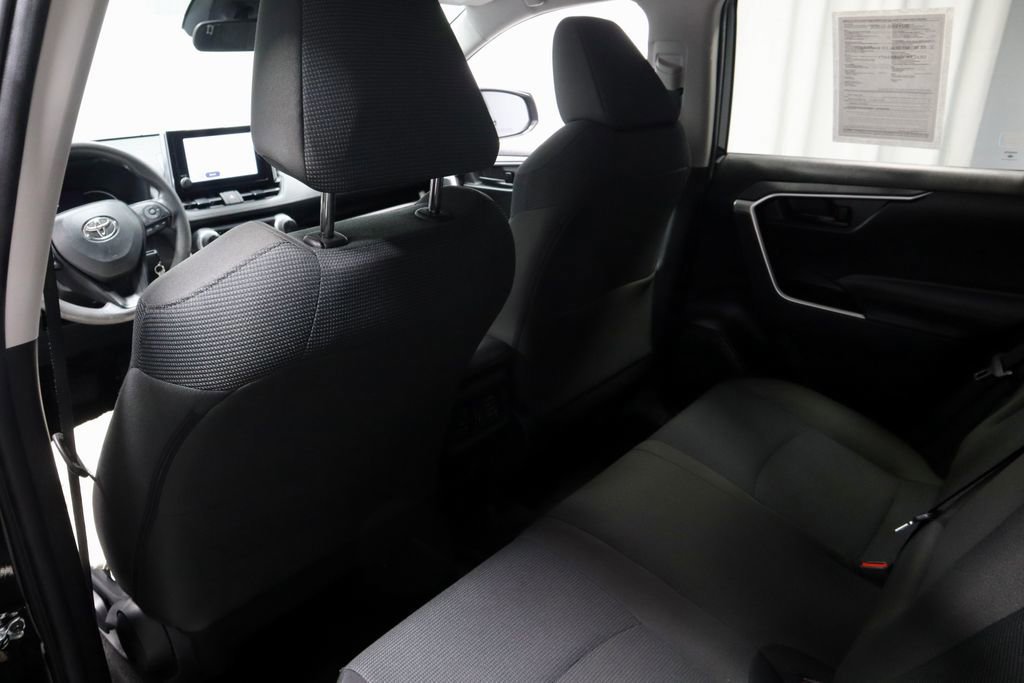 Used 2023 Toyota RAV4 LE AWD/4WD image 20