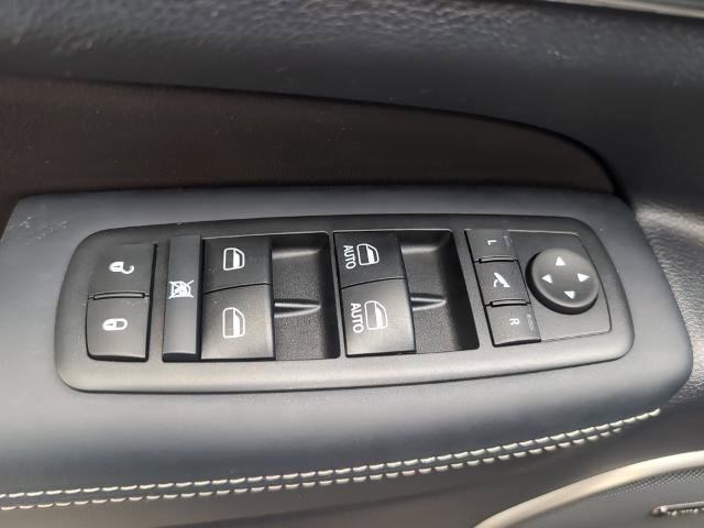 Used 2017 Jeep Grand Cherokee Overland image 22