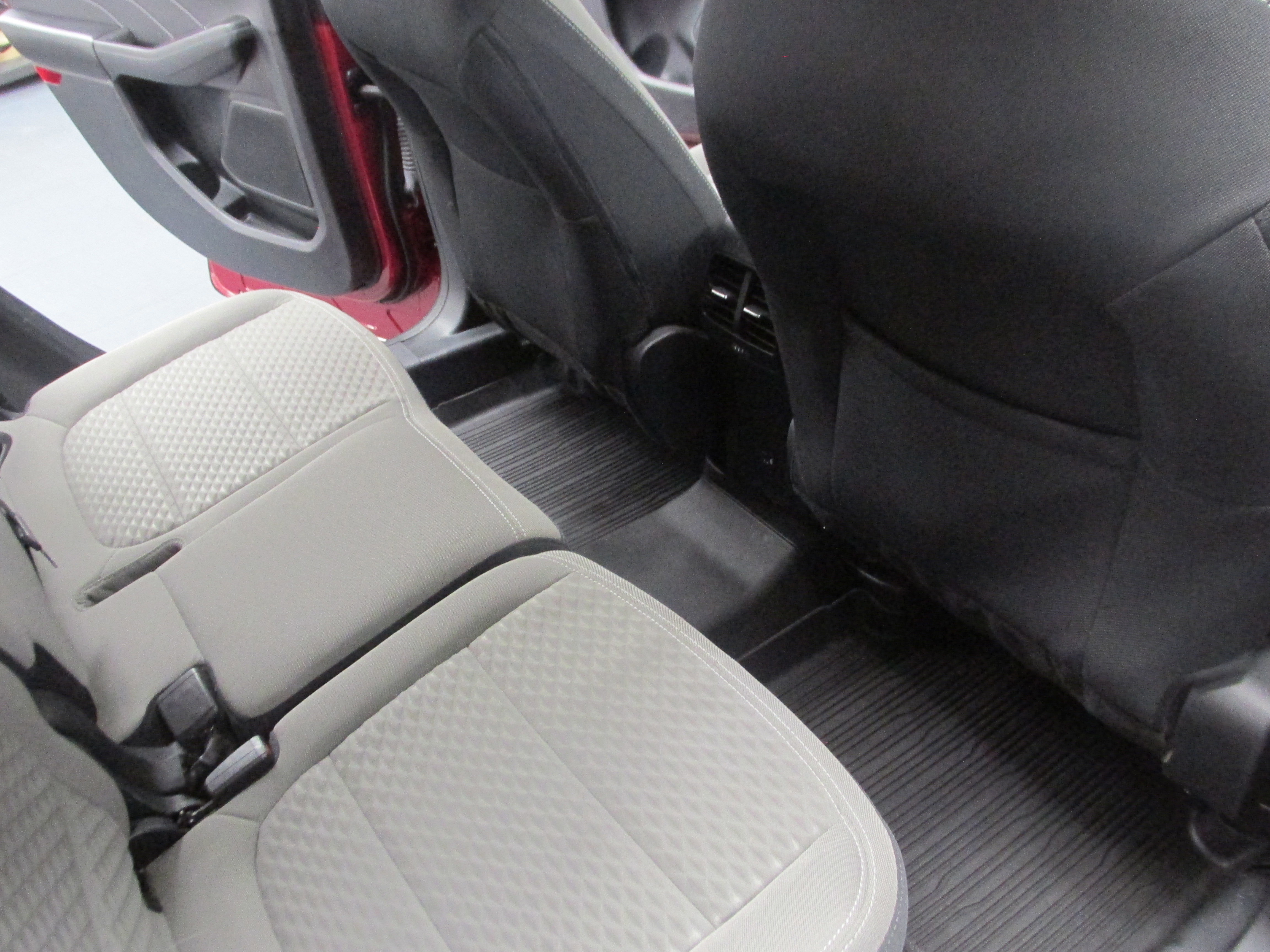 Certified 2021 Ford Escape SE w/ SE Sport Appearance Package image 24