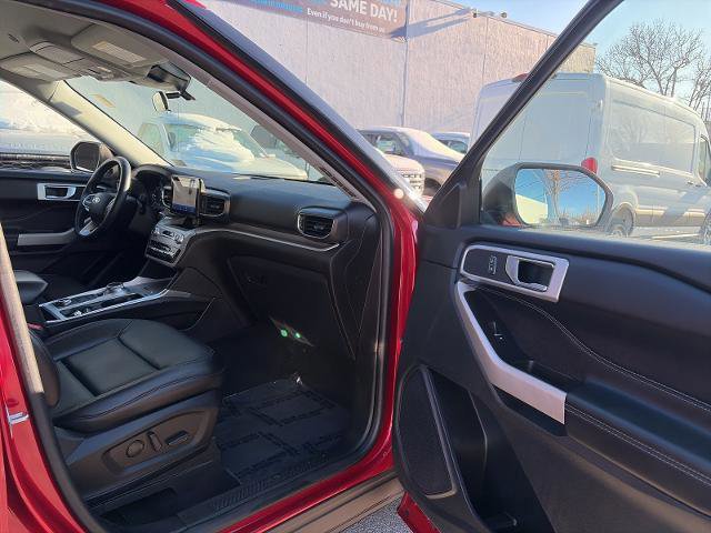 Certified 2022 Ford Explorer XLT w/ Equipment Group 202A image 34