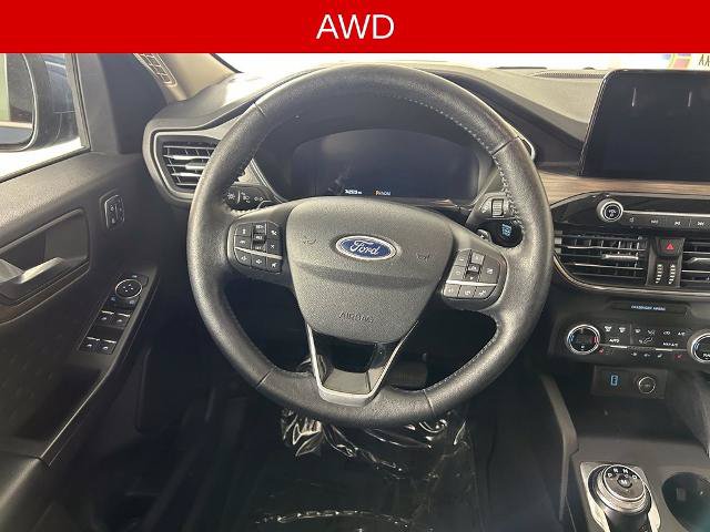 Certified 2020 Ford Escape Titanium w/ Titanium Premium Package 2.0 AWD/4WD image 6