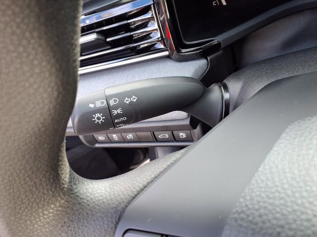 Used 2025 Toyota Camry LE w/ Convenience Package FWD image 10