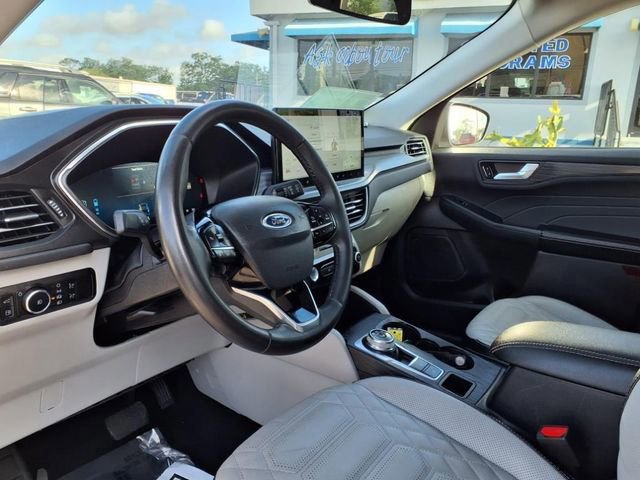 Certified 2023 Ford Escape SE w/ PHEV Premium Package image 13