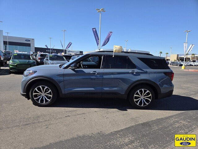 Certified 2025 Ford Explorer ST-Line w/ Premium Package RWD image 4